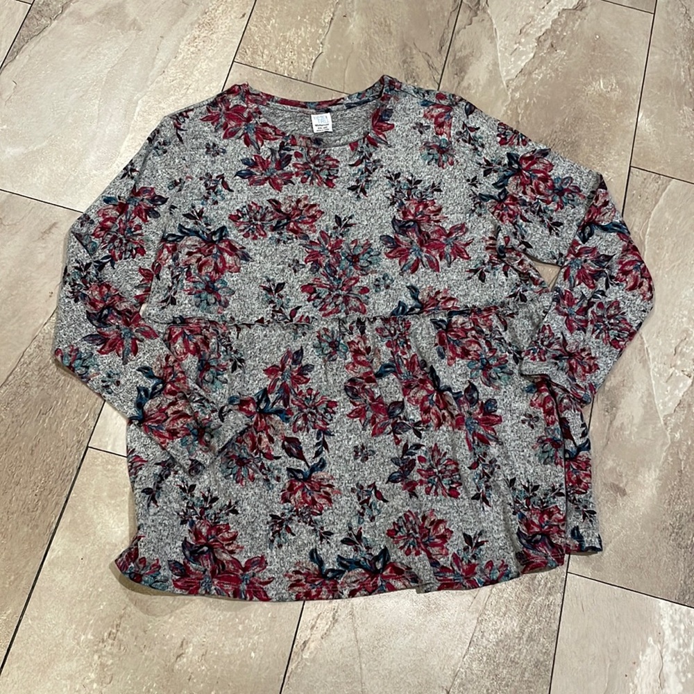 Floral maternity top